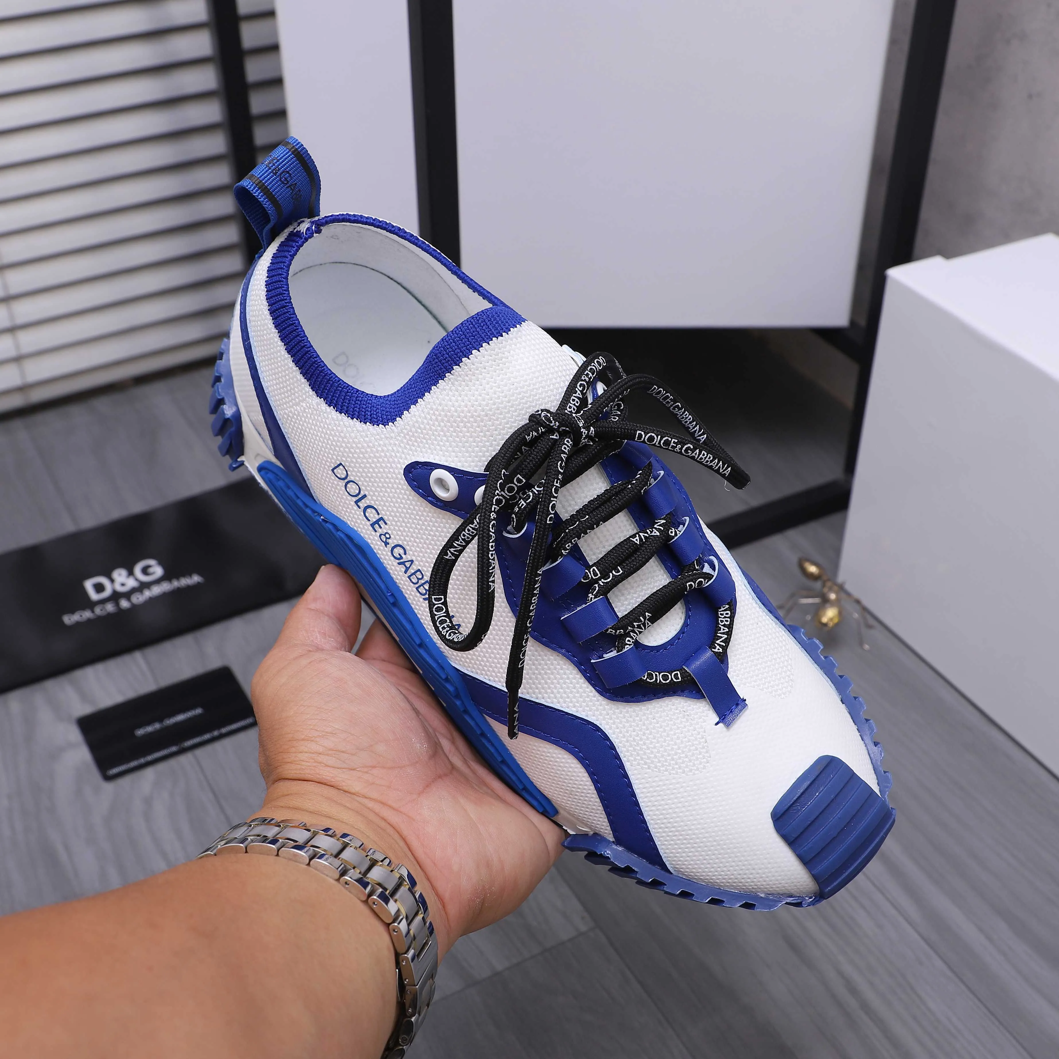 Men's shoes💰442 Product trademark: DG (Dolce & Gabbana) couple's casual shoes Regular size: 35-46 Product materials: Selected cowhide stitching fly woven upper, cowhide insole, original outsole